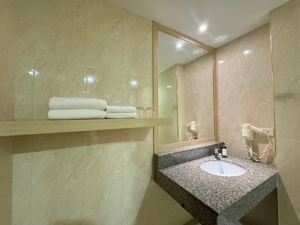 iCheck inn Thapra 43/44