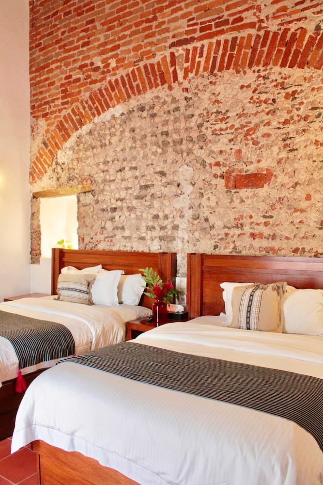 EL SERAFIN HOTEL BOUTIQUE 31/80