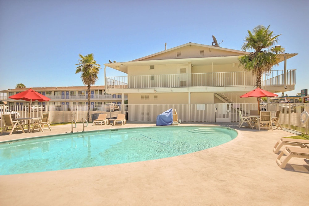 Motel6 Fresno - Blackstone North in FRESNO - CA