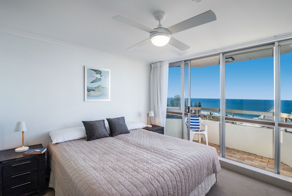 Newport Mooloolaba 17/76