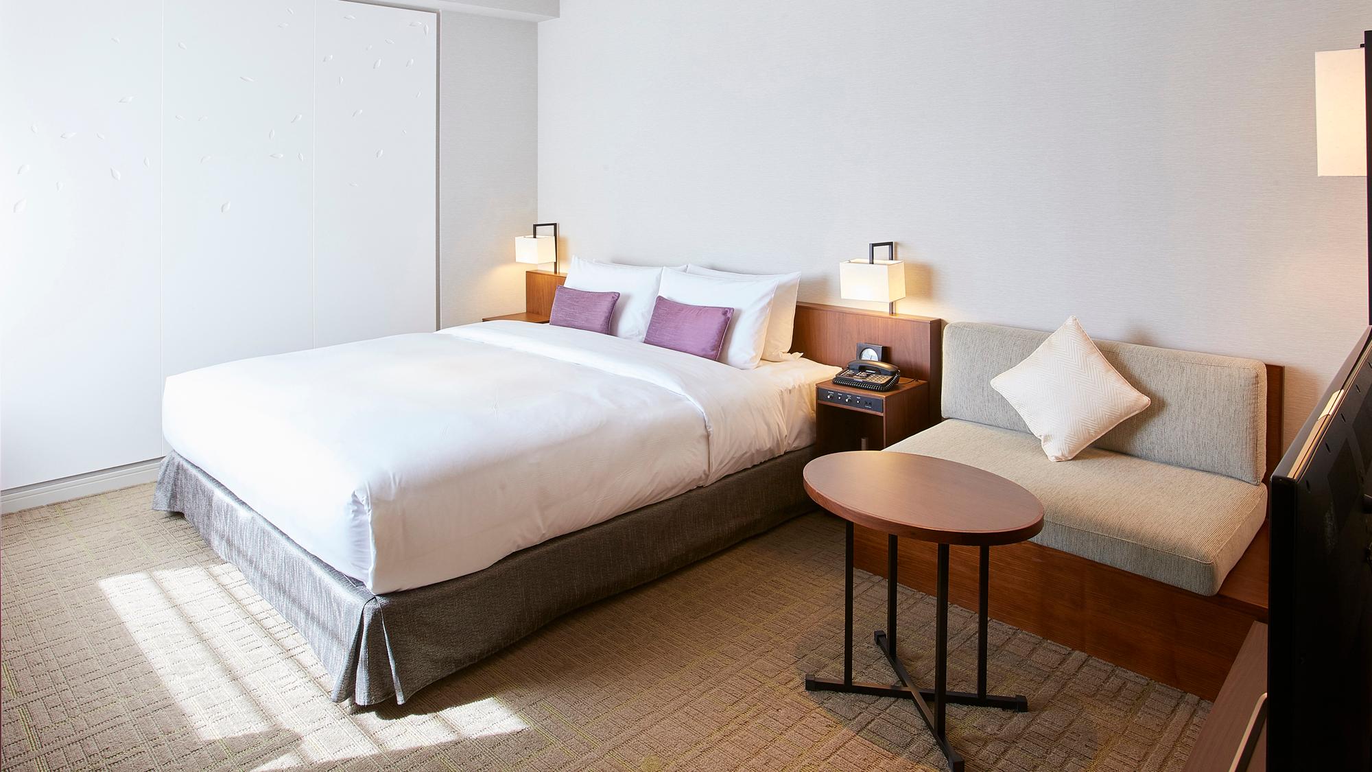 Premier, Premium, King Bed, Night View