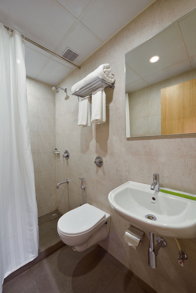 Hotel Leafio Mumbai 16/33