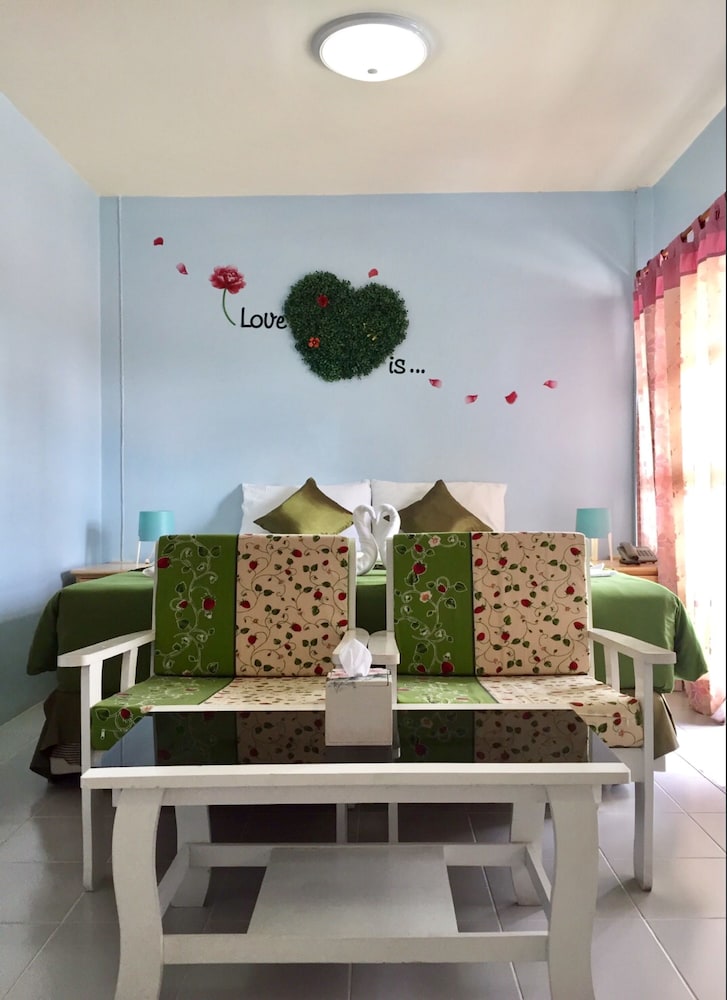 Phunyanuch Hotel 35/50
