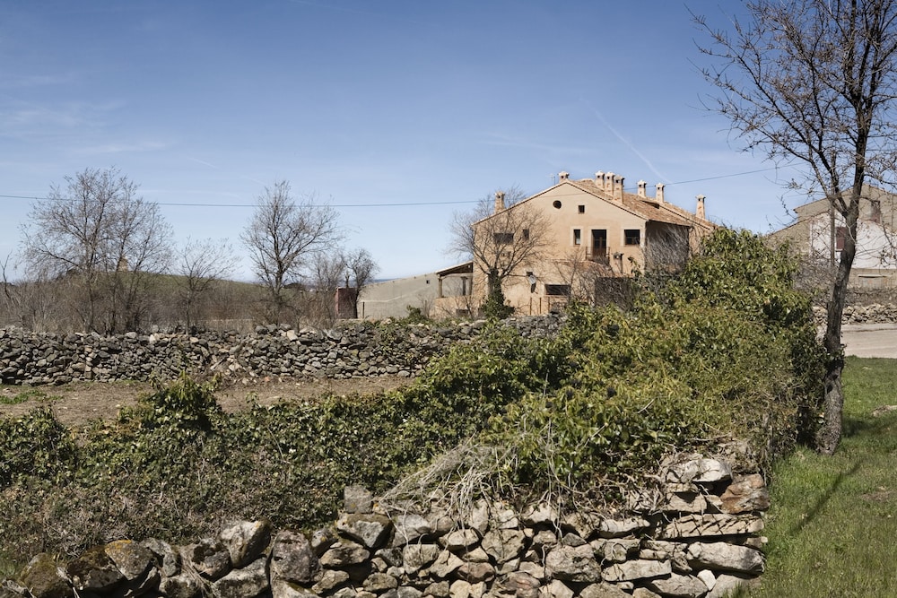 HOTEL CENTRO TURISMO RURAL LA DATA 38/44