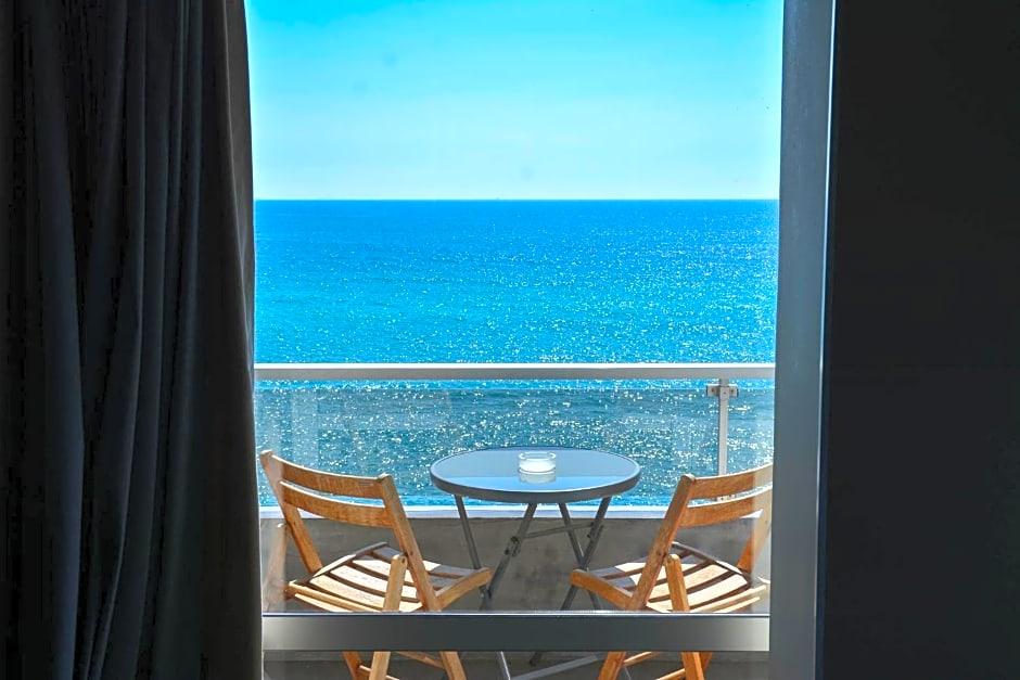 Scorpios Hotel 49/57