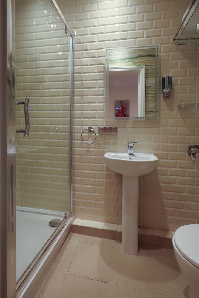 غرفة مفردة بسرير مزدوج، Primrose Guest House 6/7