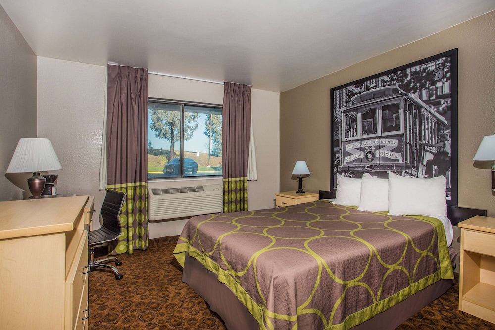 Room, Queen Bed