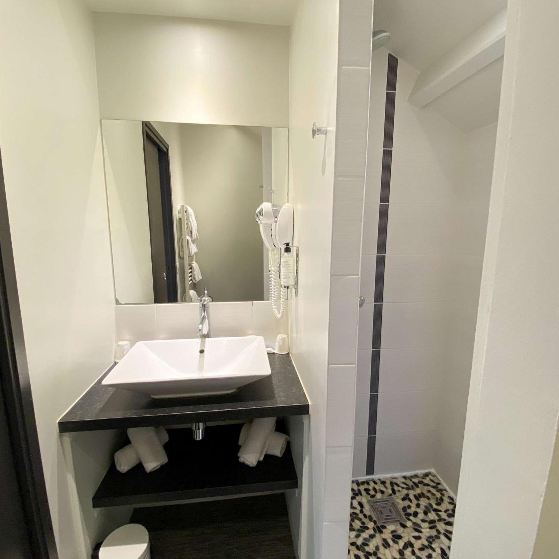 شقة استوديو بسرير كوين، Best Western Le Cheval Blanc 8/10