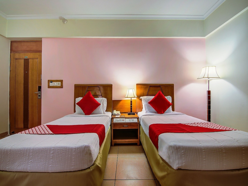 Sai Vishram Business Hotel 12/50