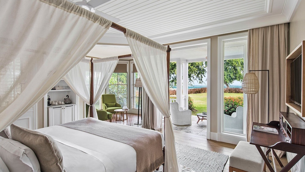 Deluxe Suite Beachfront