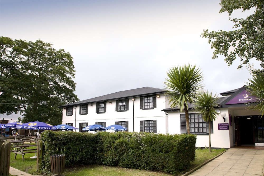 Premier Inn Cobham 34/36