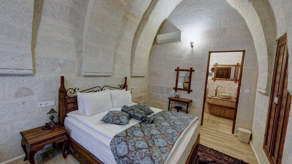 Hikmet's House 22/48