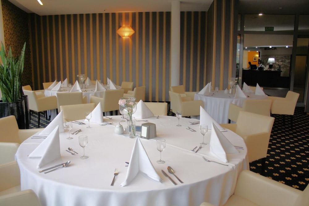 Business Faltom Hotel 42/56