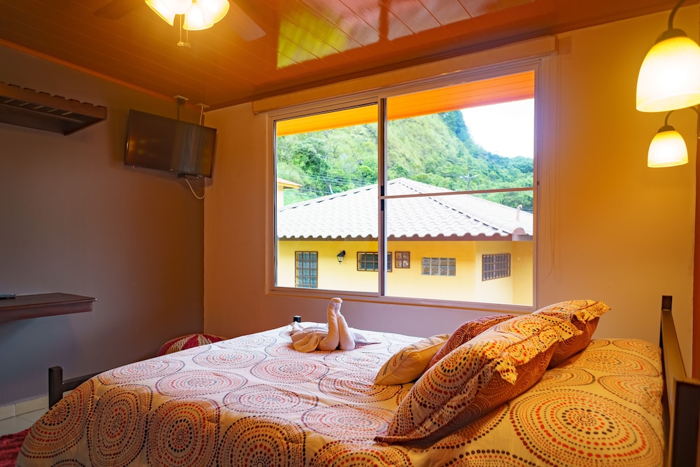 Central Boquete Hotel 10/50