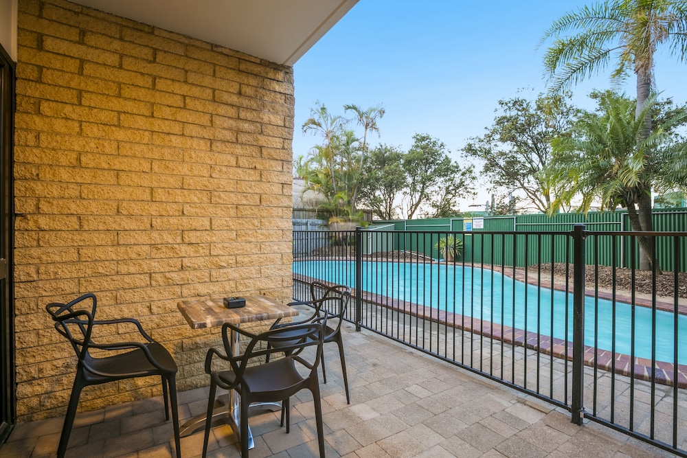 Nightcap At Kawana Waters Hotel 32/65