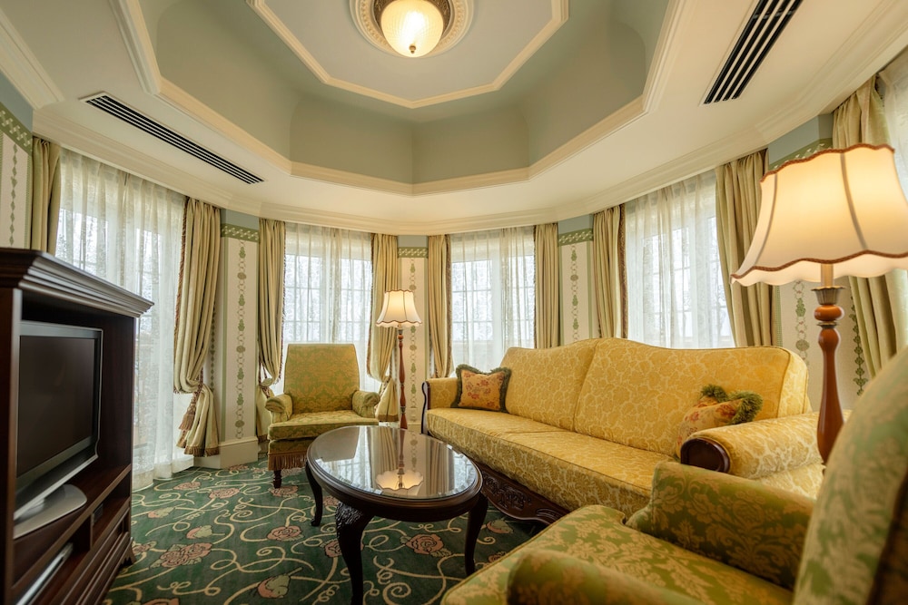 Tokyo Disneyland Hotel 33/50