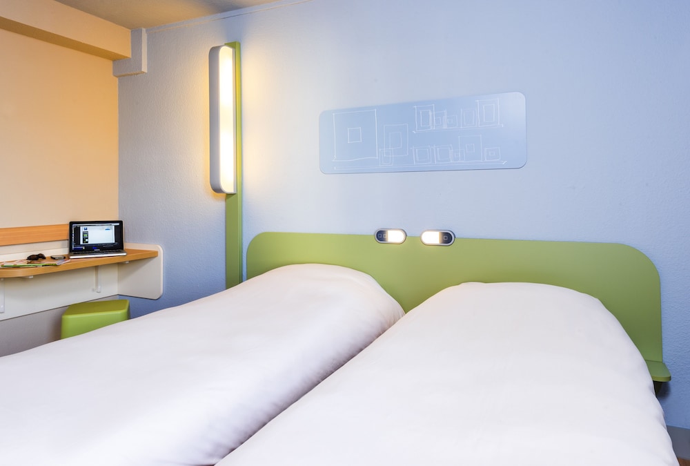 Ibis Budget Courbevoie Paris La Defense 1 25/72