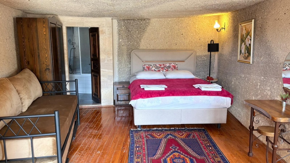 Cave, Deluxe, Family, 1 Double and 1 Single Bed, Terrace