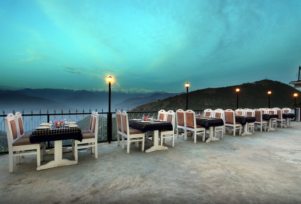 SHINING STAR RESORT 30/34