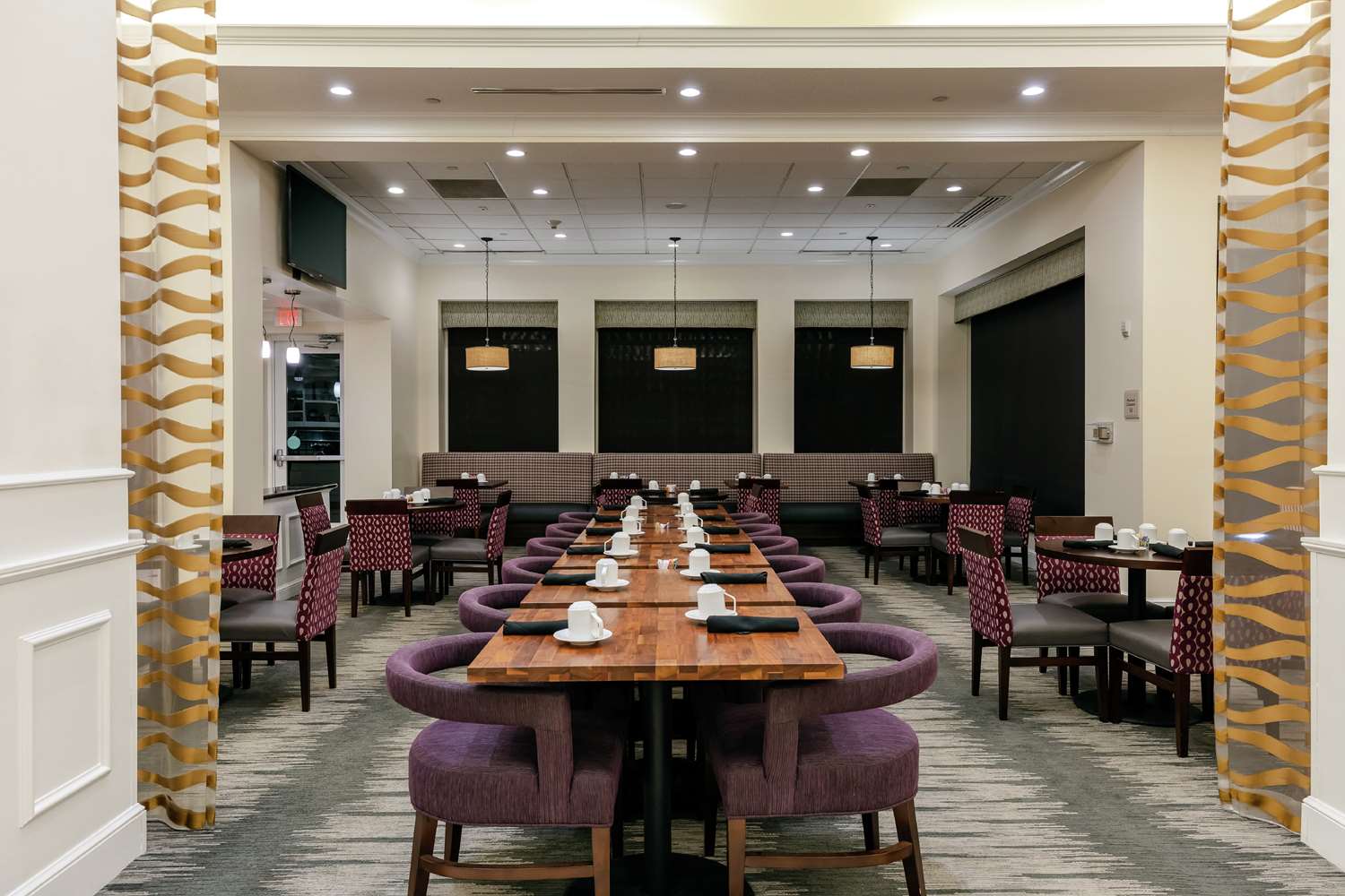 Hilton Garden Inn West I 65 Airport Blvd 23/30
