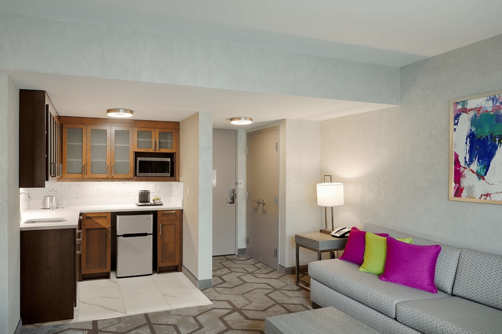 The Kingsley Bloomfield Hills - a DoubleTree by Hilton 32/62