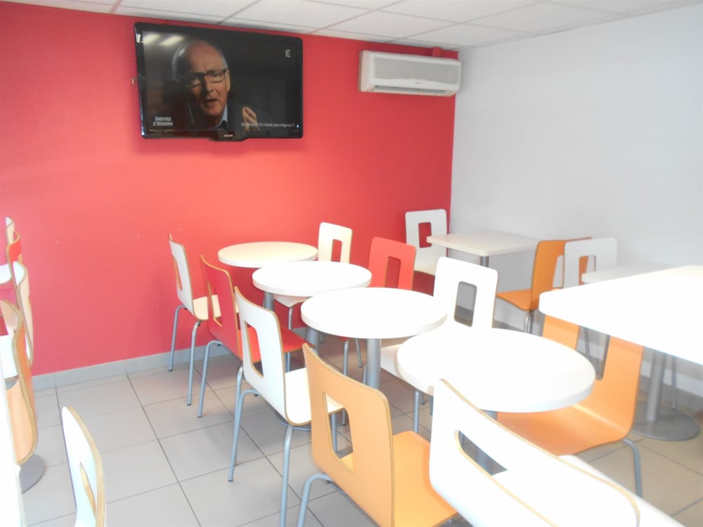 Premiere Classe Lyon Ouest - Tassin 40/59