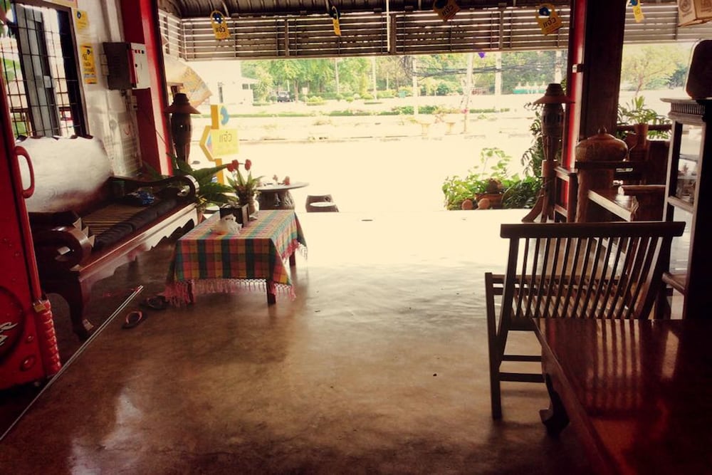 Ez House & Cafe 54/67