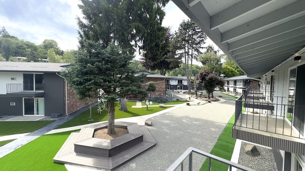 Interurban Suites Hotel, a Dazzler Select by Wyndham 62/69