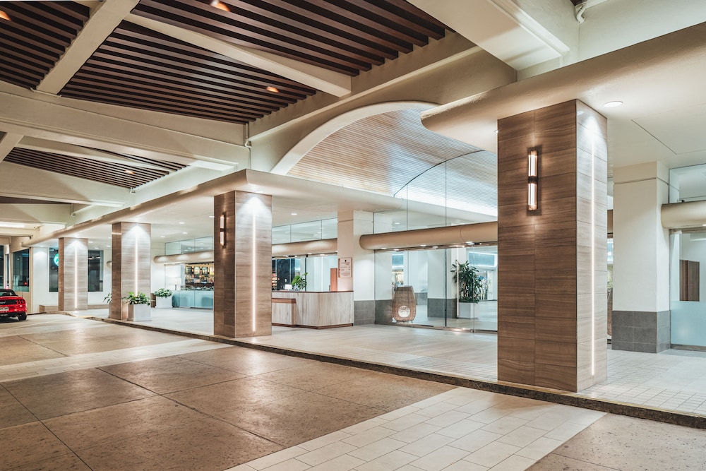 Ala Moana Honolulu by Mantra 12/37