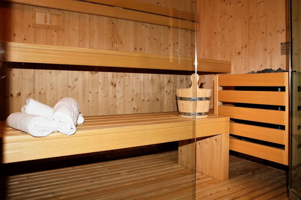 Hermes Rooms For Tourists 20/50