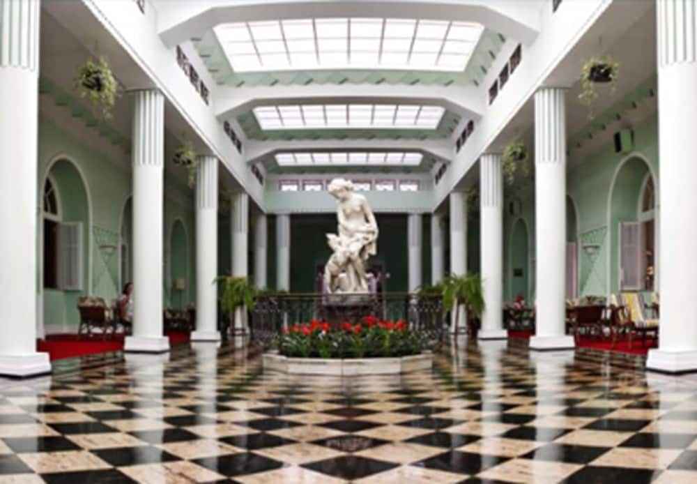 Palace Hotel 11/71