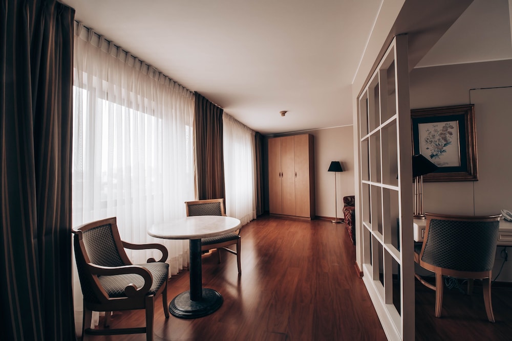 Suites Del Bosque 66/73