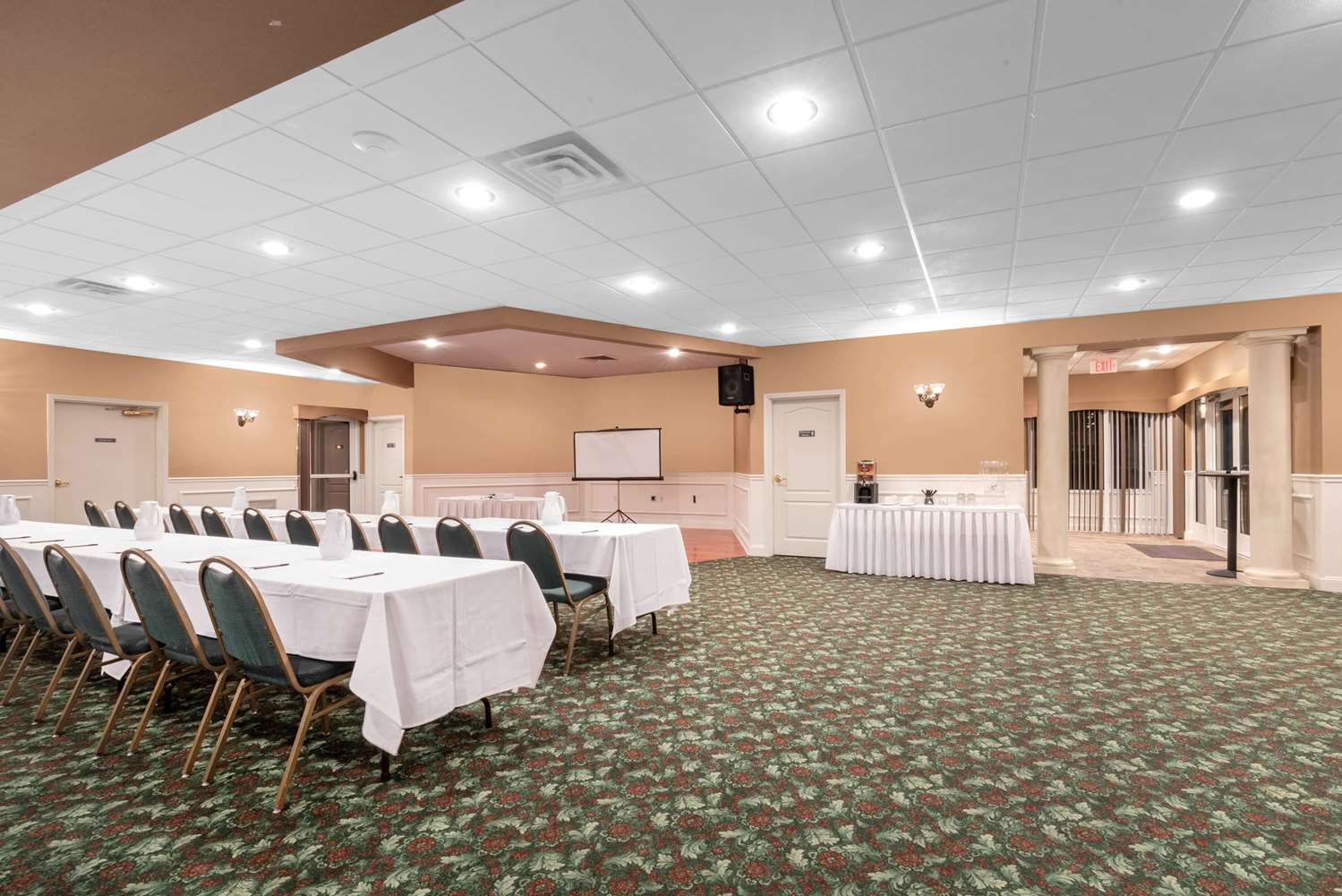 Summerset Hotel and Suites Rapid City West 16/20