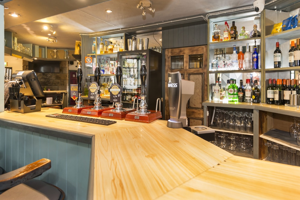 The Royal Hotel and Bar 26/35