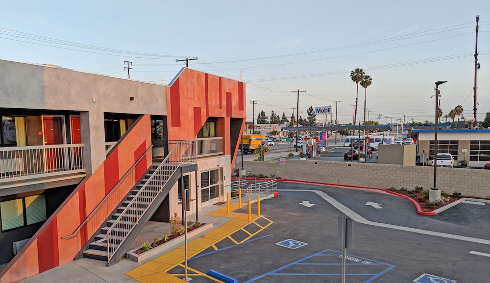 EPIC Hotel Pico Rivera 32/41