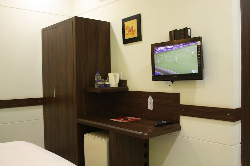 Ginger Faridabad 44/45