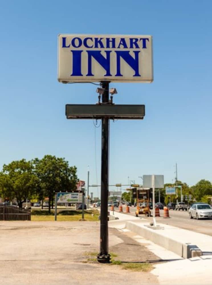 Lockhart Inn 3/48
