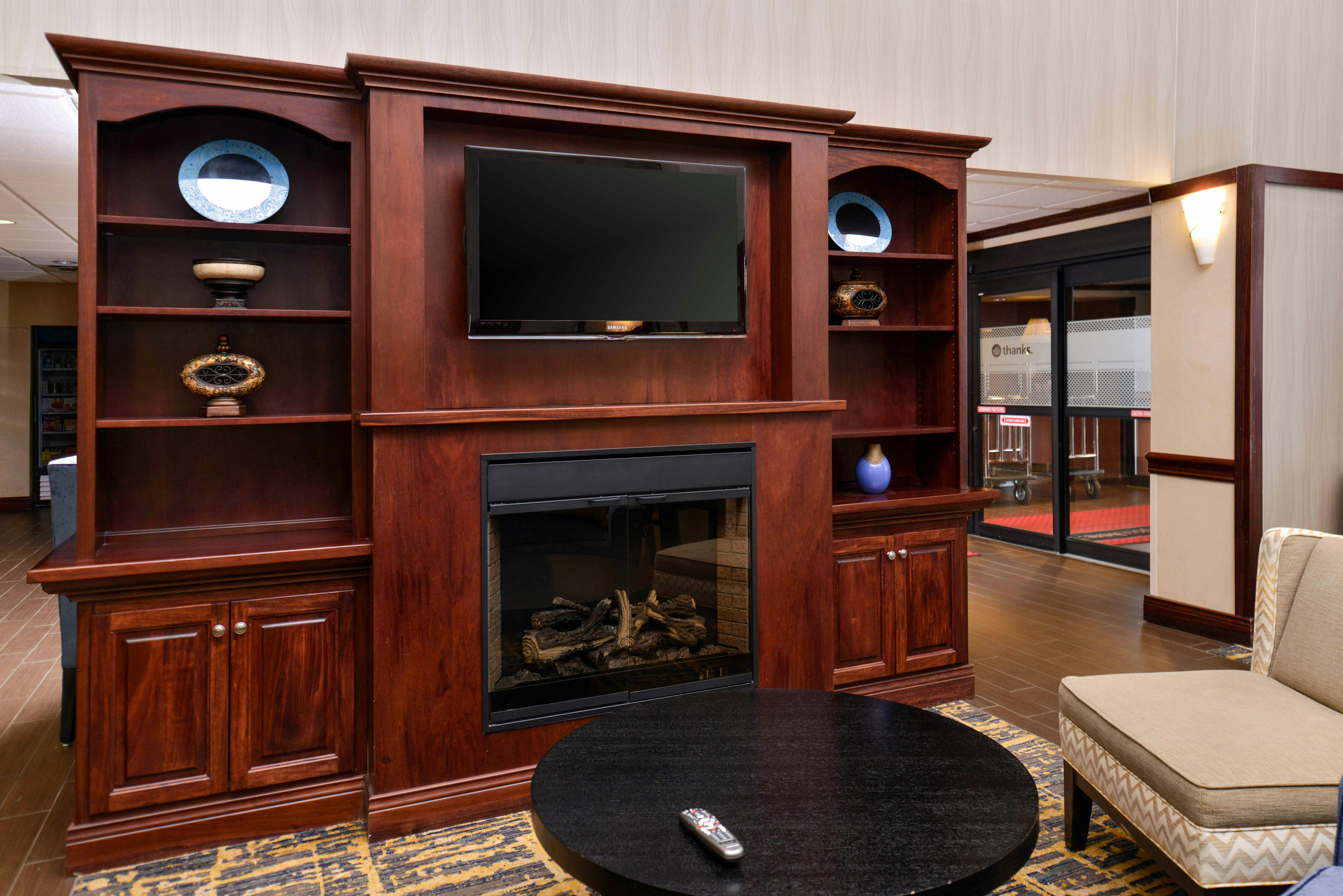 Hampton Inn and Suites Muncie 38/43