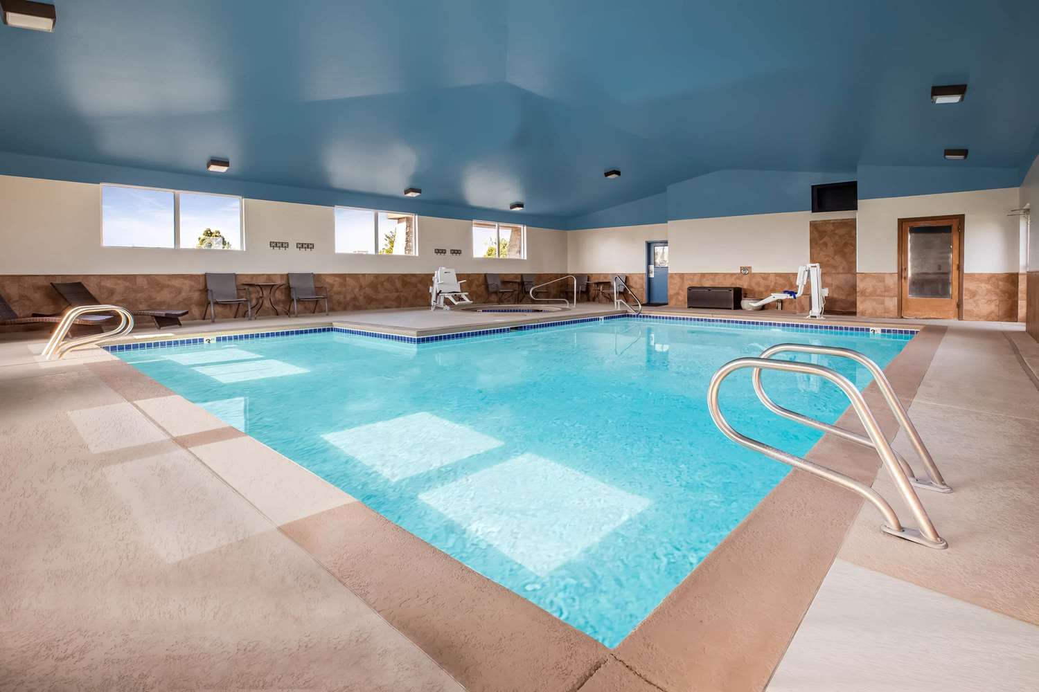 swimming pool spa