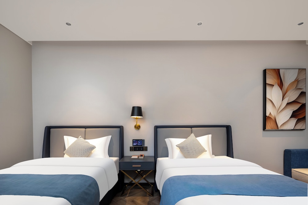 Howard Johnson Life Qingyang Chengdu 24/50