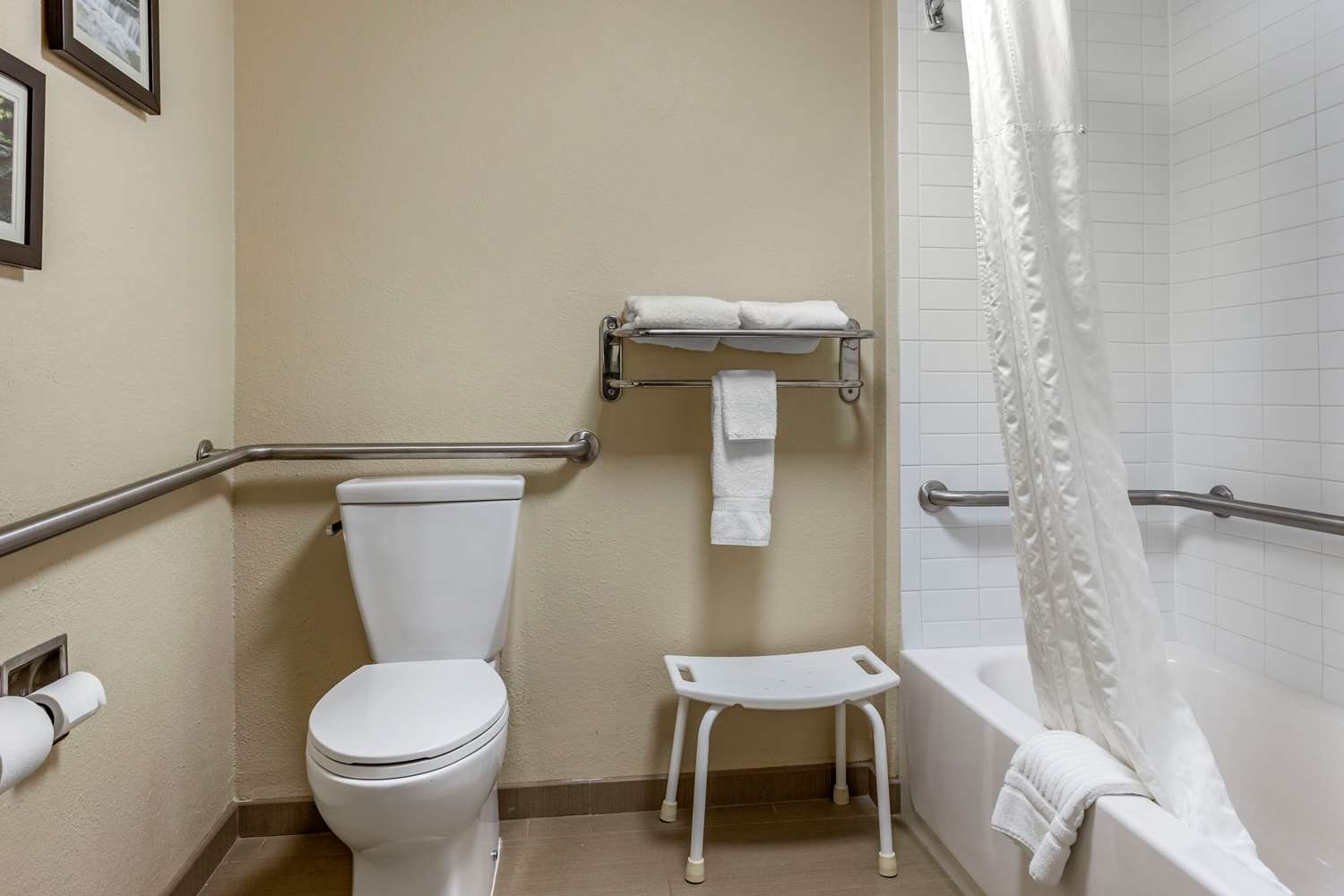 Comfort Inn & Suites Little Rock Airport 6/6