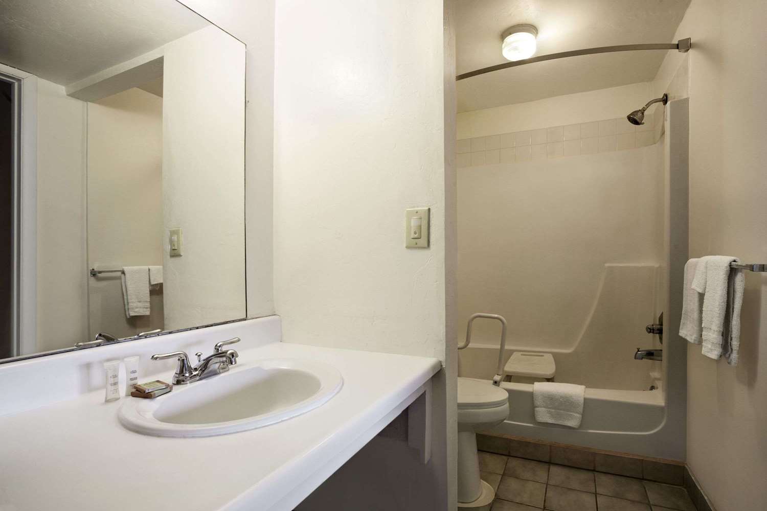 Motel6 Tucson, AZ - East Williams Center 16/17