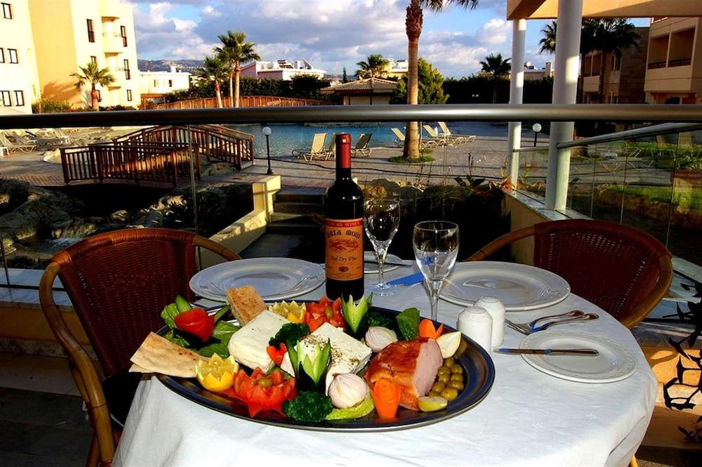 Panareti Coral Bay Resort 48/68