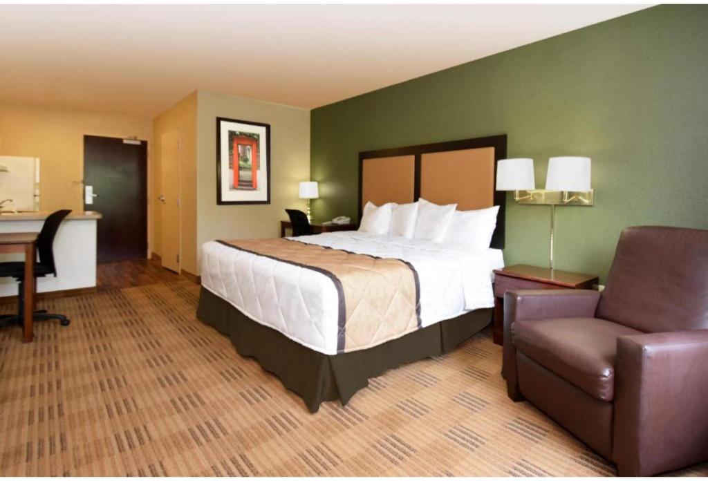 Room, Queen Bed