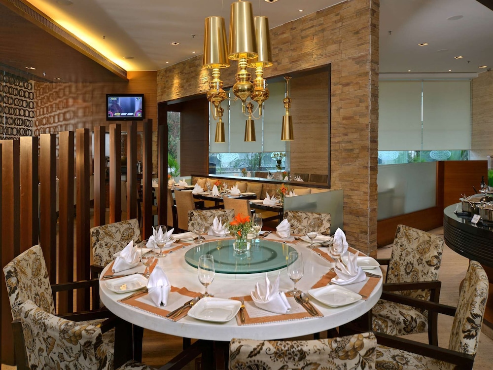 Majestic Court Sarovar Portico 27/46