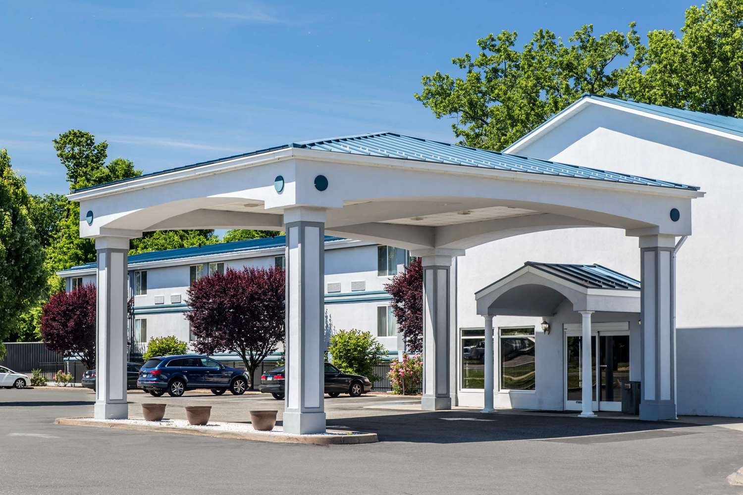 Quality Inn and Suites Danbury Near University 2/44