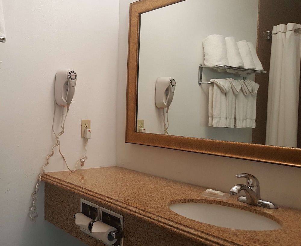 Spark by Hilton Redlands 12/40