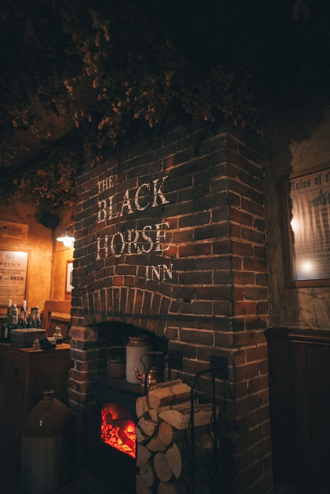The Black Horse Inn 42/60
