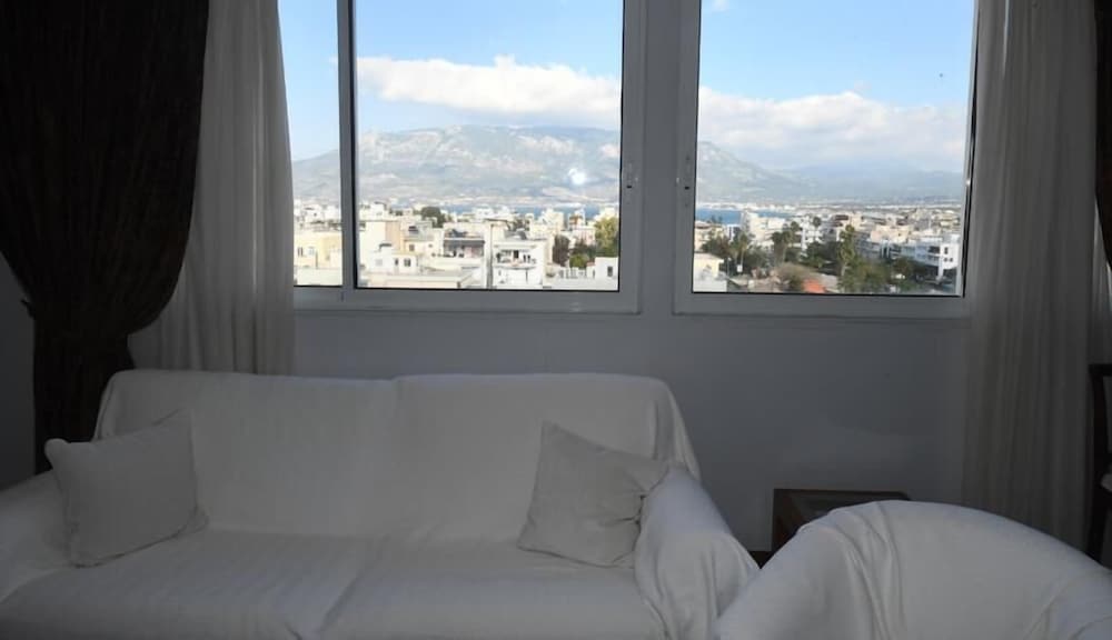 Ephira Hotel 26/56