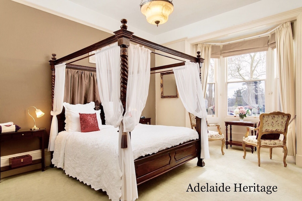 Adelaide, Deluxe, King Bed